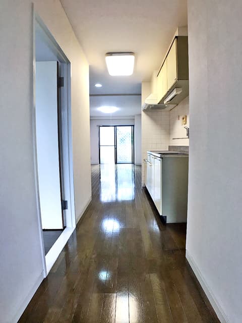 Room image 11