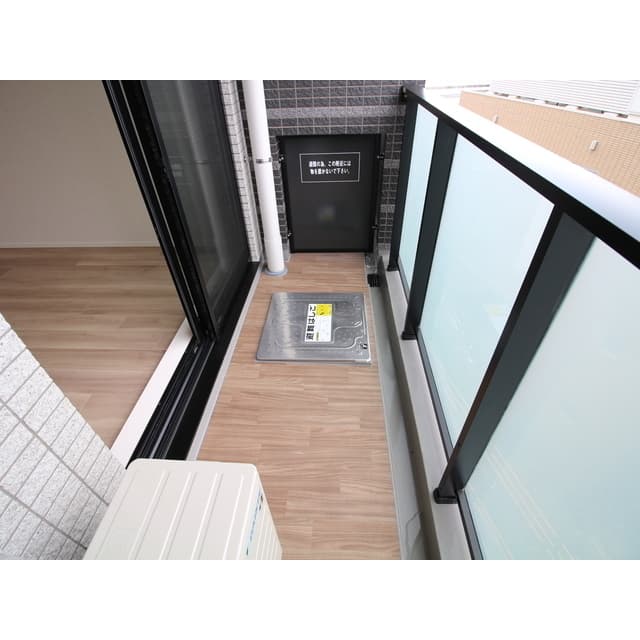 Room image 15