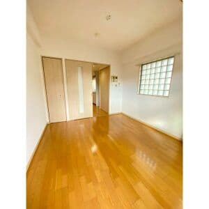 Room image 12