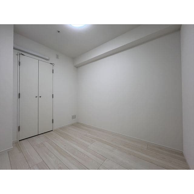 Room image 16