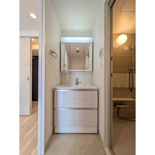 Room image 12