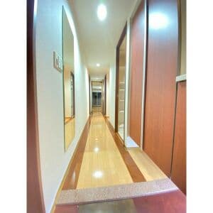 Room image 11