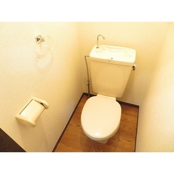 Room image 12