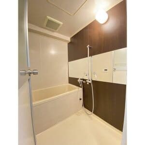 Room image 15