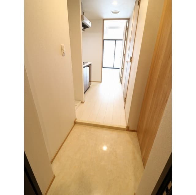 Room image 13