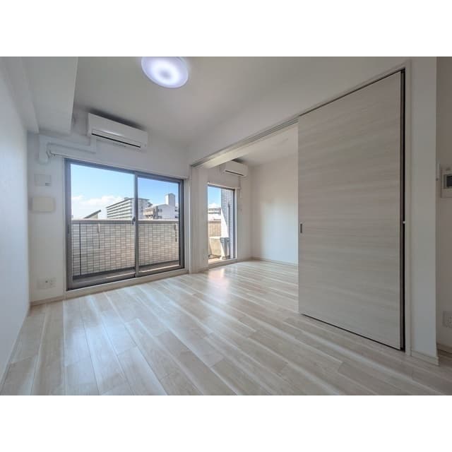 Room image 13
