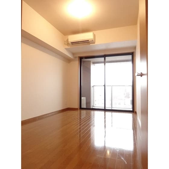 Room image 9