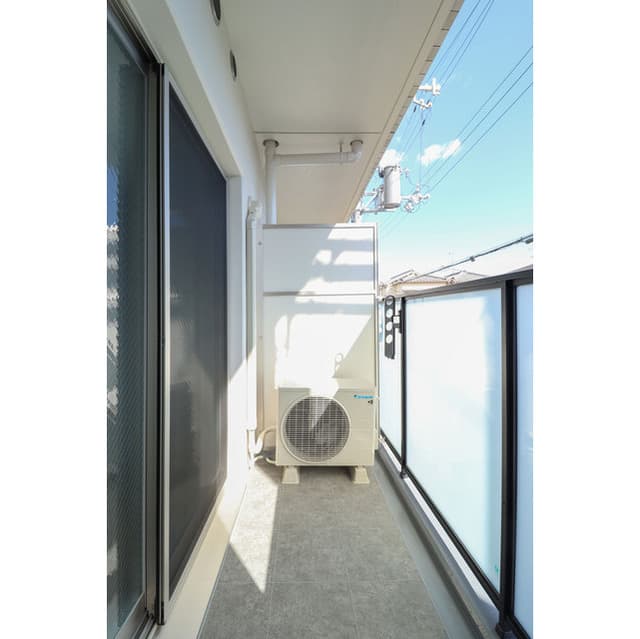 Room image 10