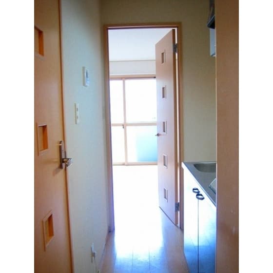 Room image 9