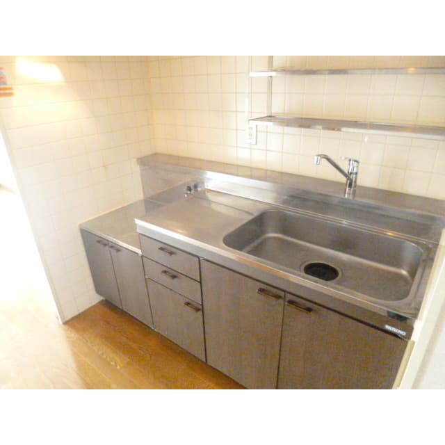 Room image 12