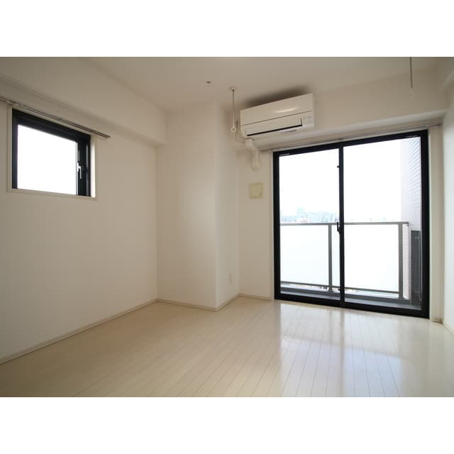 Room image 15