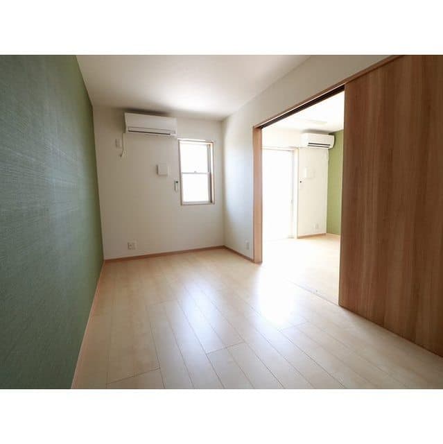 Room image 16