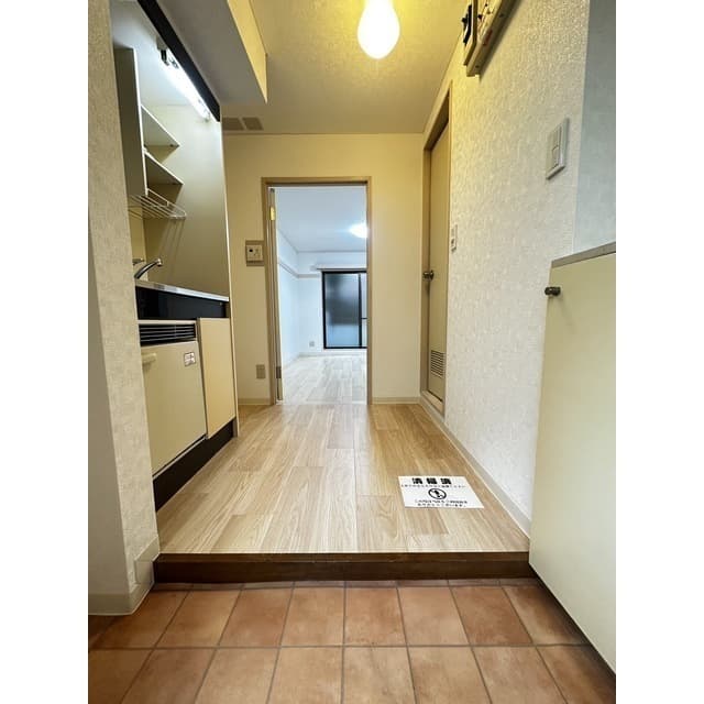 Room image 9
