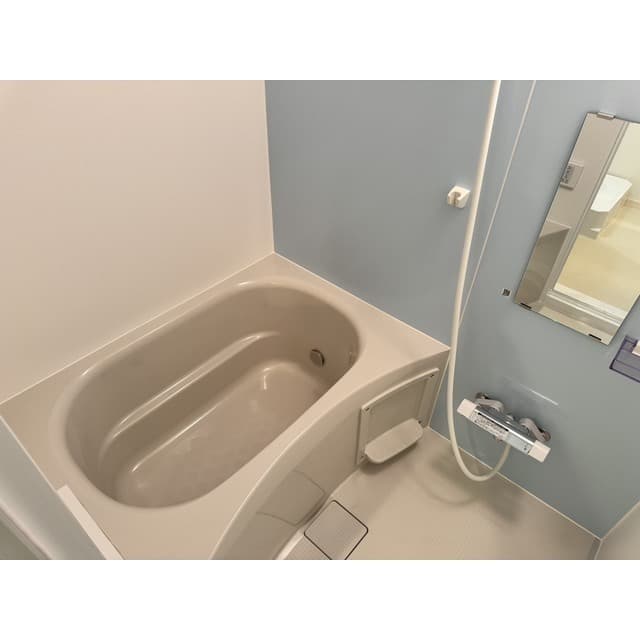 Room image 10