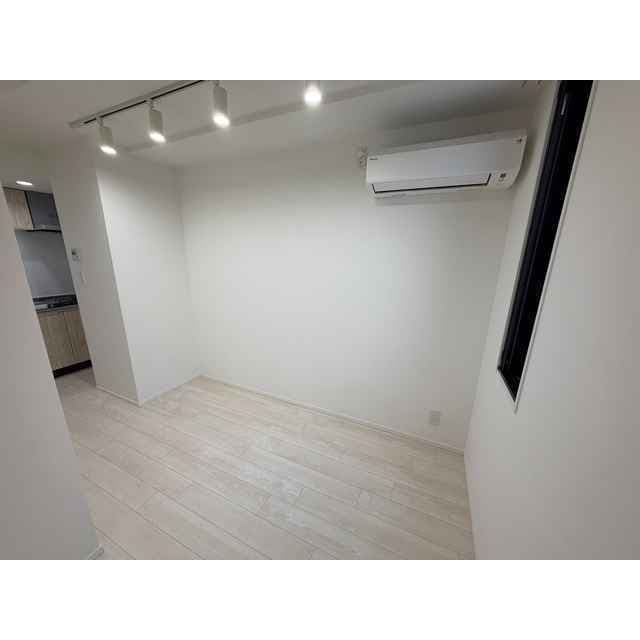 Room image 15