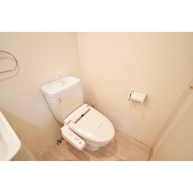 Room image 10