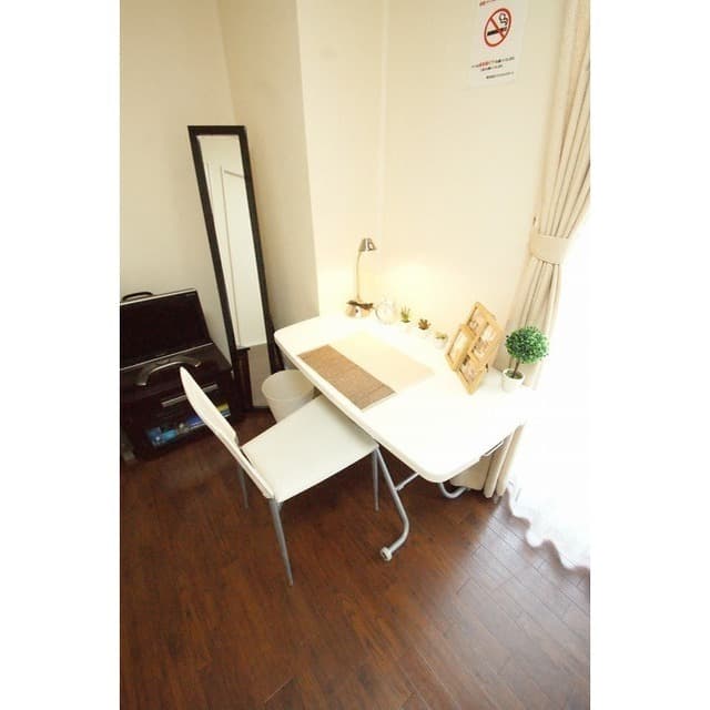 Room image 11