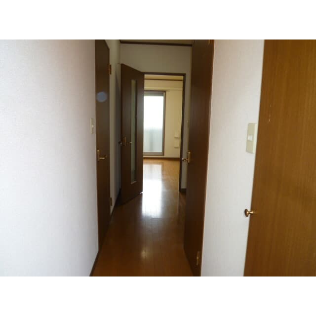 Room image 11