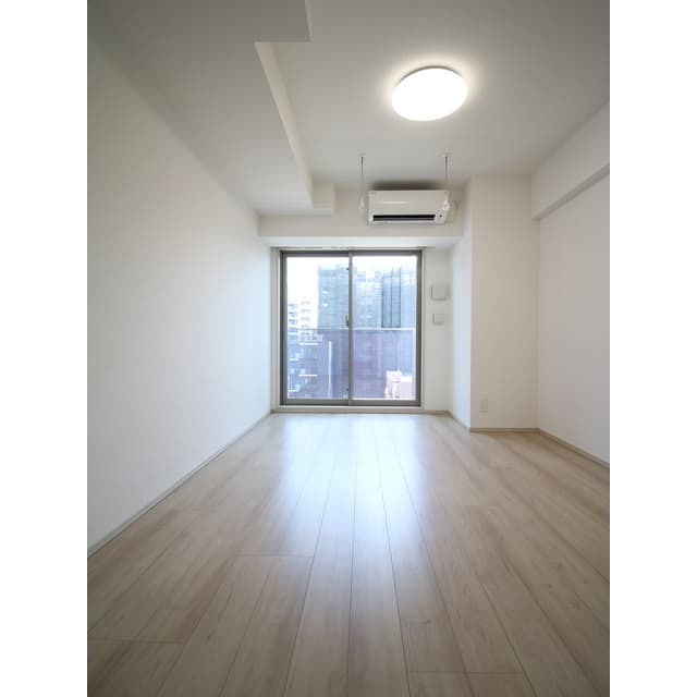 Room image 16