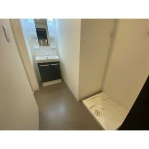Room image 15
