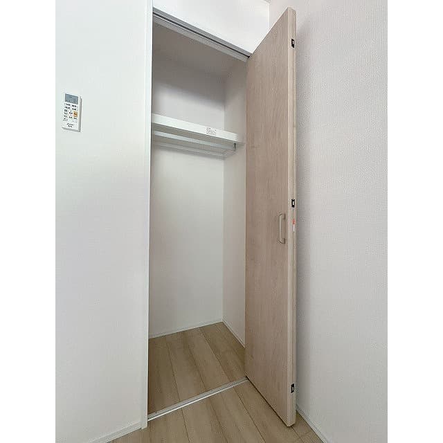 Room image 12