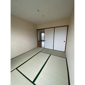 Room image 12