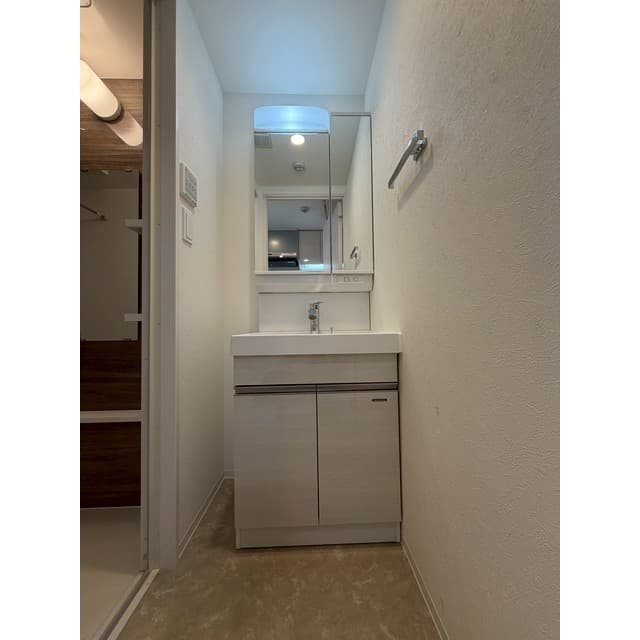 Room image 15
