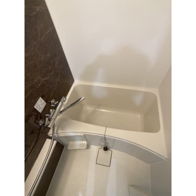Room image 16