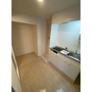 Room image 8