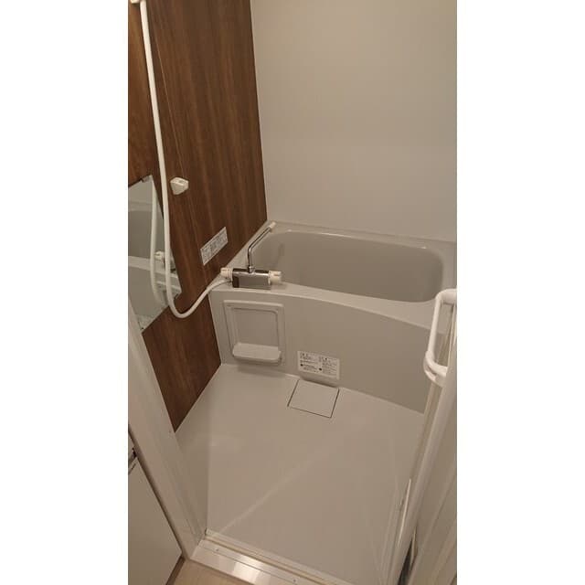 Room image 10