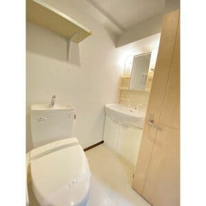 Room image 15