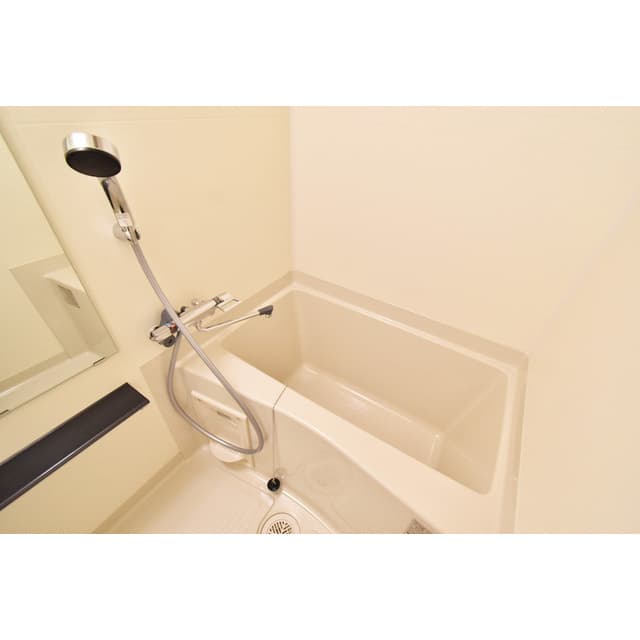 Room image 11