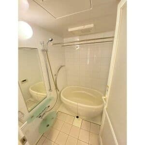 Room image 16