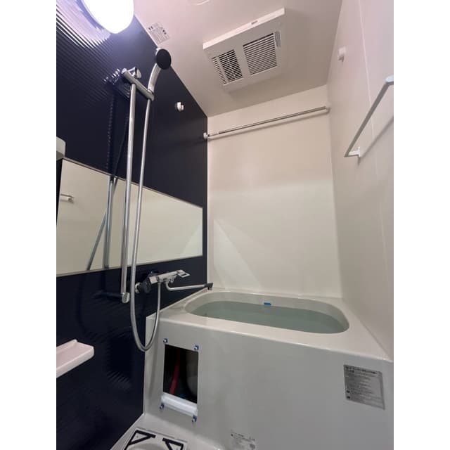 Room image 14