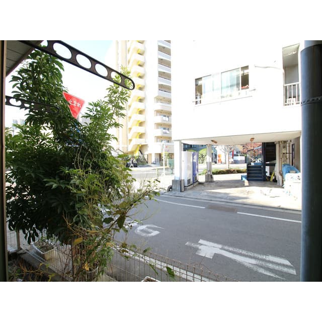 Room image 12