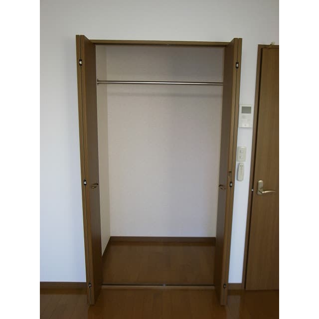 Room image 13