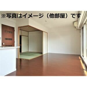 Room image 14