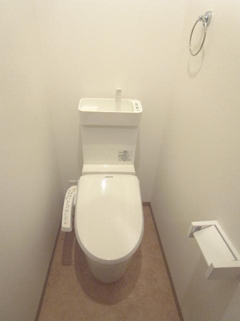 Room image 8
