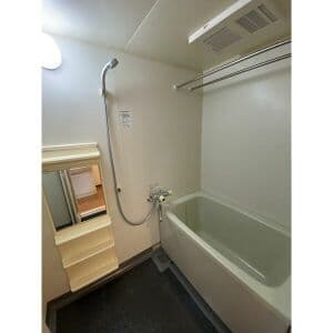 Room image 9