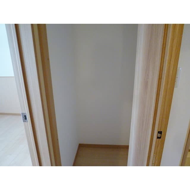 Room image 15