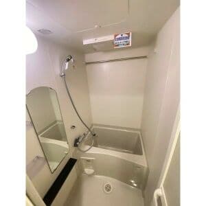 Room image 15