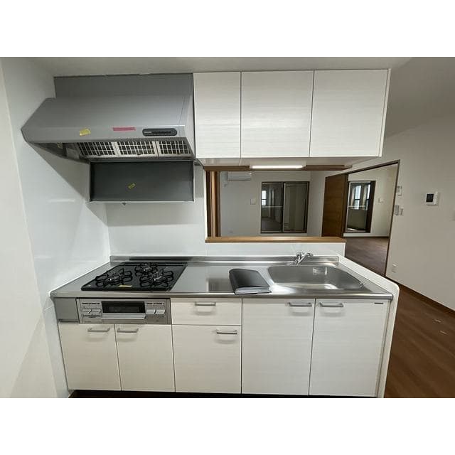 Room image 9
