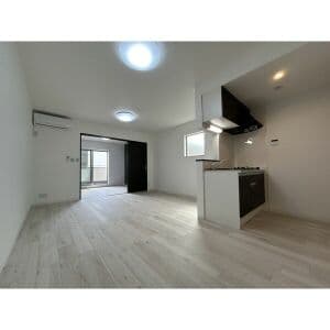 Room image 12