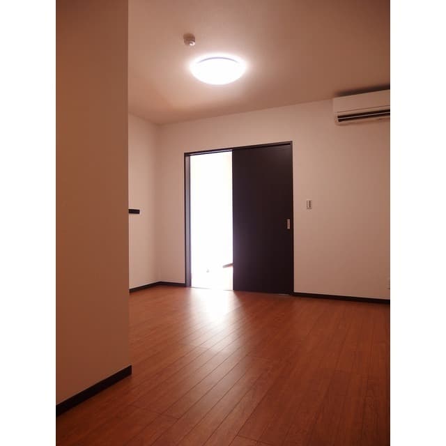 Room image 14
