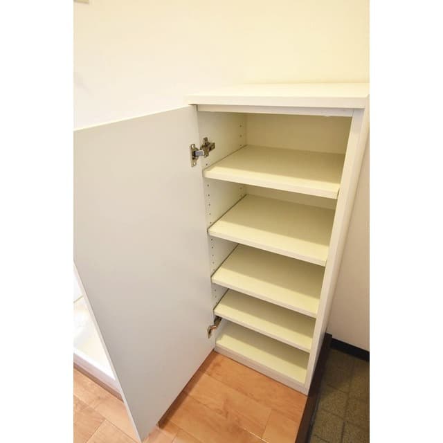 Room image 13