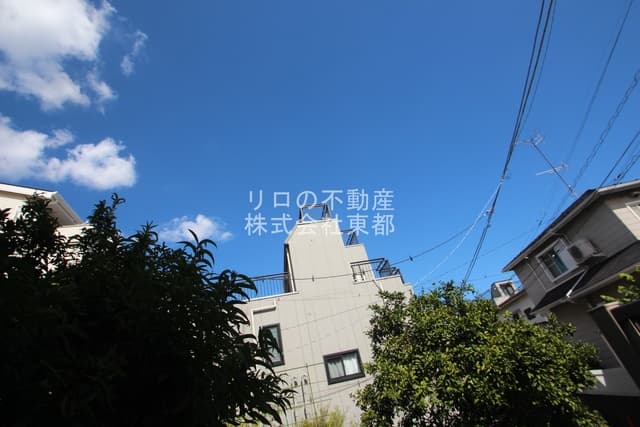 Room image 10