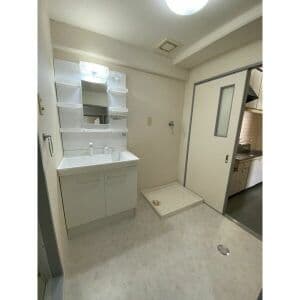 Room image 11