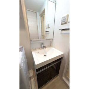Room image 8