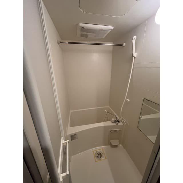 Room image 10