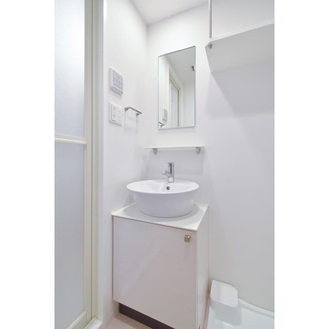 Room image 8